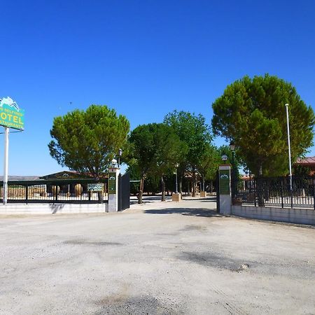 Alojamiento Rural Los Delfines Valdepeñas Exterior foto