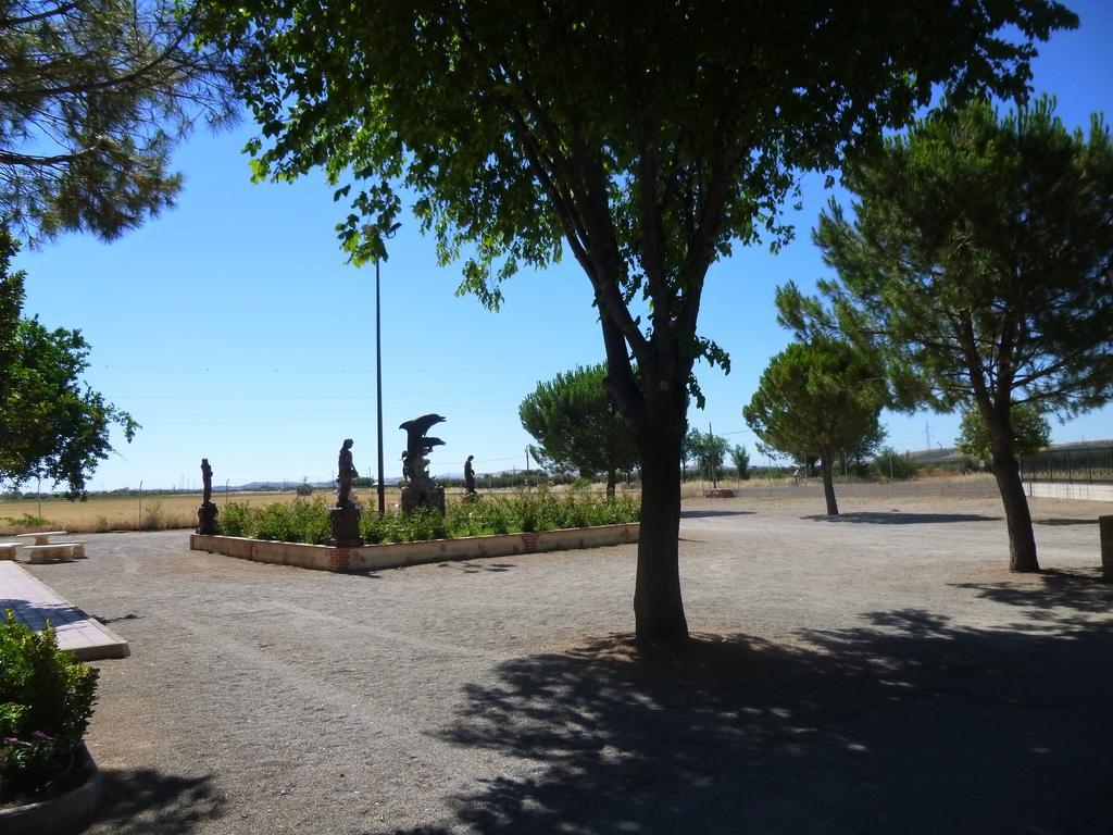 Alojamiento Rural Los Delfines Valdepeñas Exterior foto